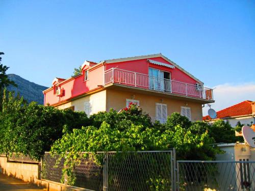 Three bedroom apartment with terrace