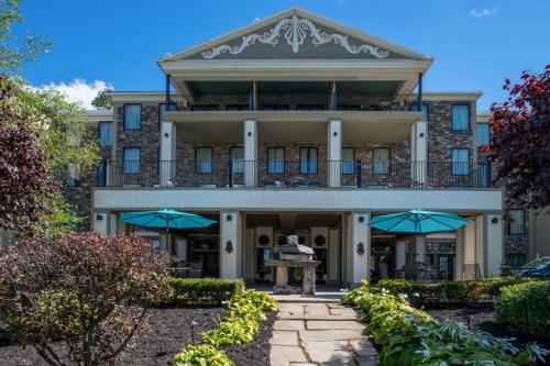 Niagara Crossing Hotel and Spa