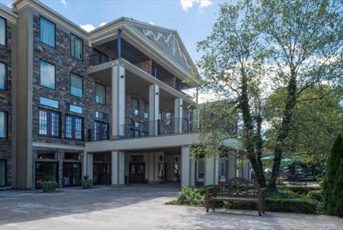 Niagara Crossing Hotel and Spa