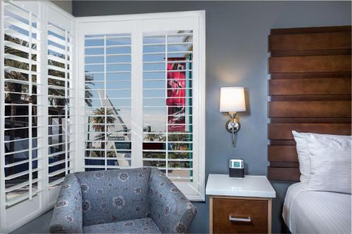 Desert Palms Hotel & Suites Room Type - Deluxe Queen Room with Two Queen Beds