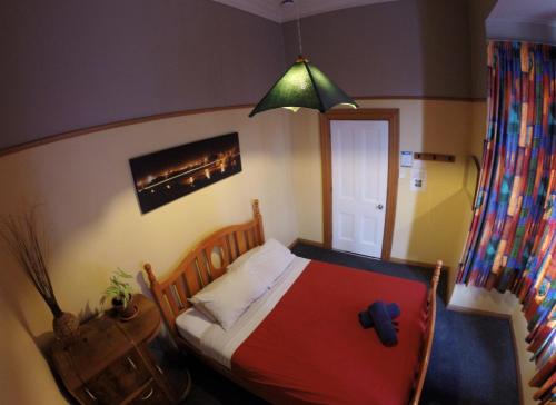 1 queen bed