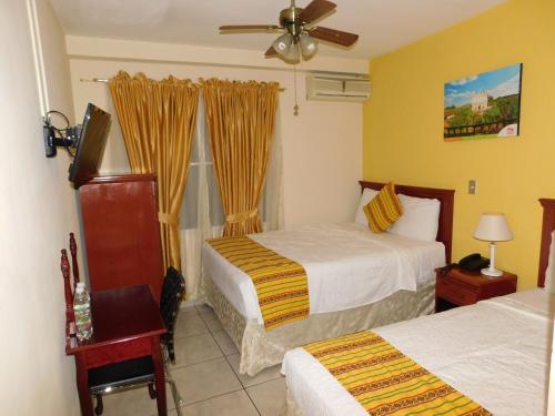 Twin Room image 10