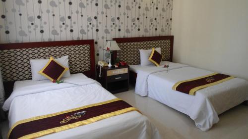 Luxury Nha Trang Hotel - Tap to explore photos