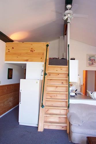 6 bedrooms, 7 beds