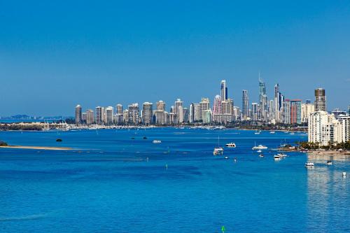 Kilátás, Broadwater Shores Waterfront Apartments in Runaway Öböl