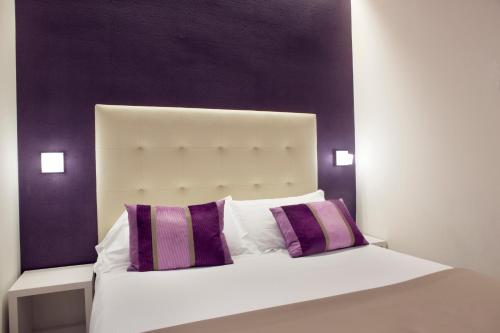 L'Hotel - image 3