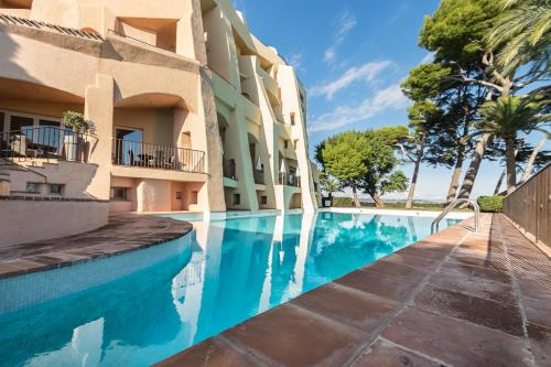 Hotel Port La Galere Club Port La Galère is perfectly located for both business and leisure guests in Theoule-sur-Mer. The property offers a high standard of service and amenities to suit the individual needs of all trav