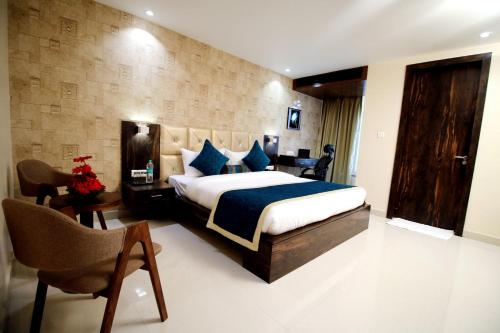 Pinnacle by Click Hotels, Lucknow