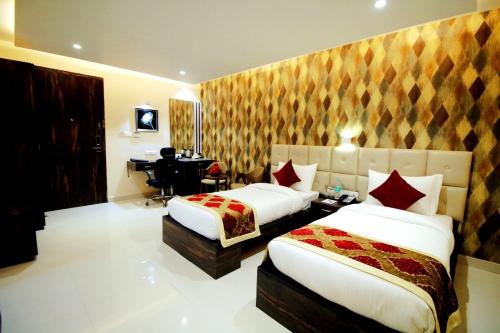 Pinnacle by Click Hotels, Lucknow