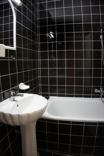 Hotel Merkur 4