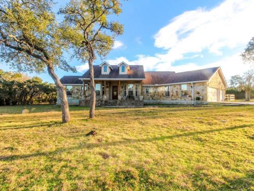 River Mountain Retreat in Wimberley, USA