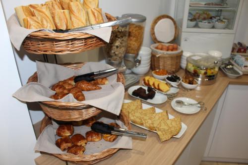 Hotel De Paris - image 2