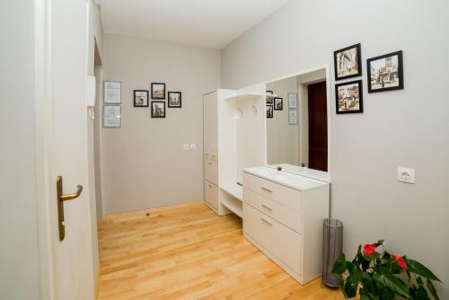Apartment Big Look - image 3