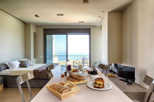 Euphoria Suites Room Type - Deluxe Suite with Sea View