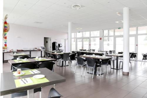 Adonis Hauts De Honfleur in องเฟลอ