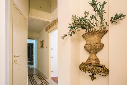 Trastevere Royal Suite - image 13