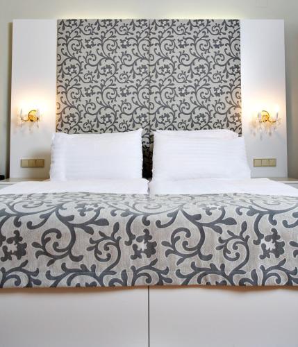Superior Double Room image 8