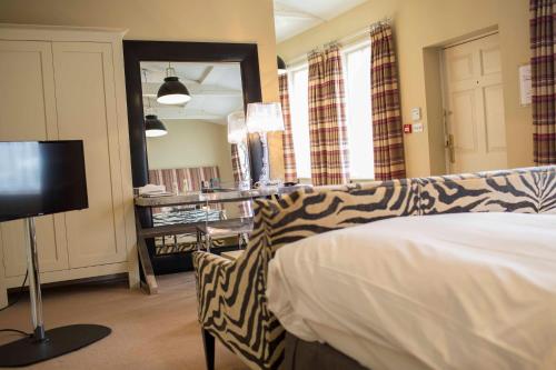 Deluxe Double Room image 9