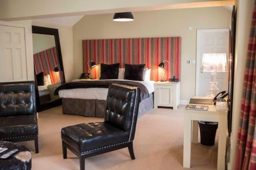 Luxury King Room image 6