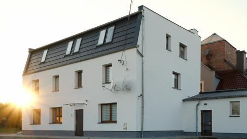 Happy Day Apartments - image 2