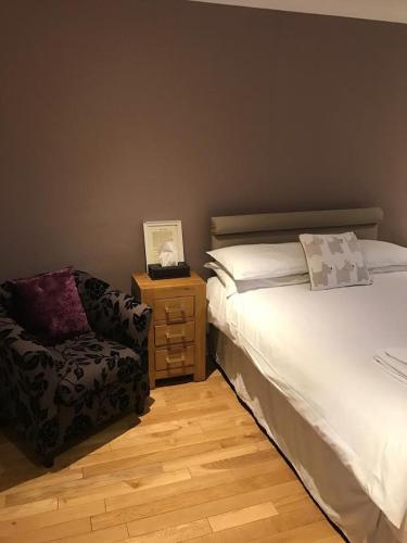 The Crown Hotel - image 6
