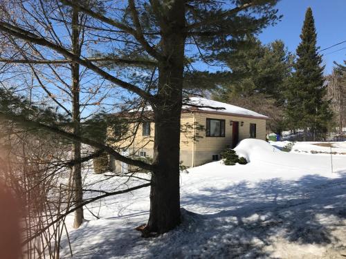 . Chalet Charbonneau et Spa