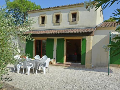 Beautiful Villa in Flaux with Swimming Pool gîte à louer Flaux