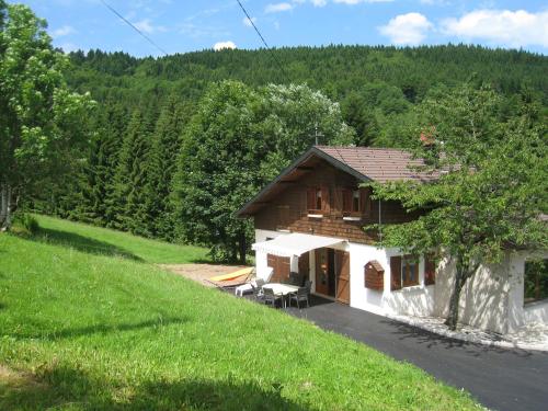 Charming Chalet in Ventron with Terrace