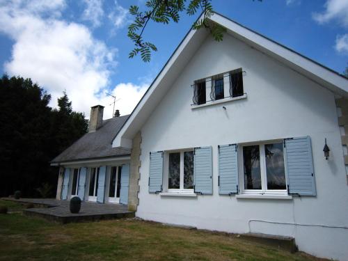 Spacious Holiday Home in Tours-en-Vimeu with Garden