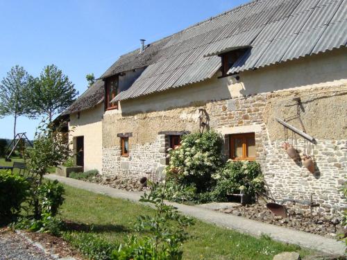 Rustic holiday home with garden in Normandy - Location saisonnière - Gouvets