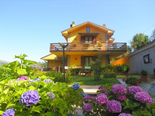  Modern Holiday Home in Cutigliano with Pool, Pension in Cutigliano