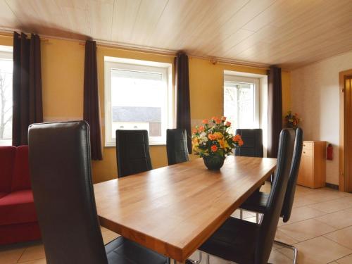  Modern holiday home in Burg Reuland with terrace, Pension in Burg-Reuland bei Herzfeld