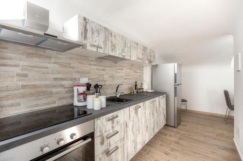 Apollo Guest House - image 11