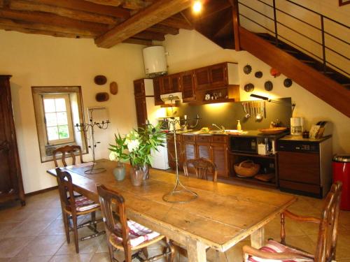 Cozy Holiday Home in Lantheuil with Garden