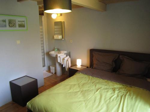 Cozy Holiday Home in Vresse-sur-Semois with Private Pool photo 4
