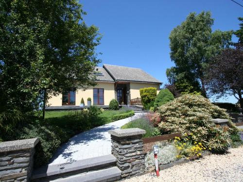 B&B Bastogne - Peaceful Cottage in Ardennes with Private Terrace - Bed and Breakfast Bastogne