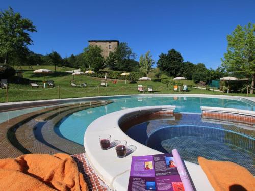 Swimming pool, Property with swimming pool spacious garden private terrace and views in Apecchio