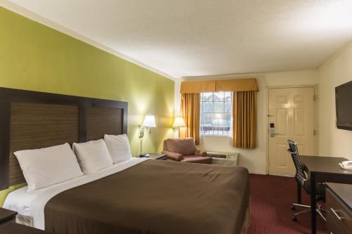 Suburban Extended Stay Hotel Florence - image 12