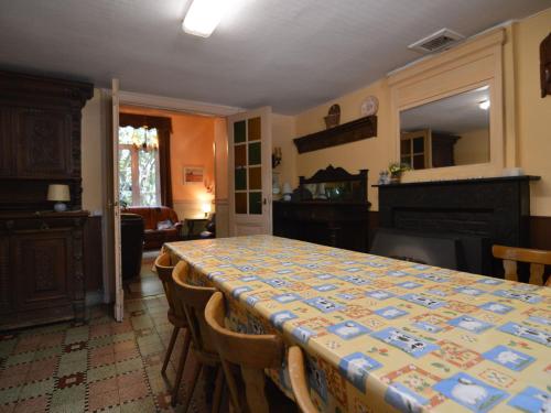 Quaint Holiday Home with a fireplace in La Rouge Miniere - image 4