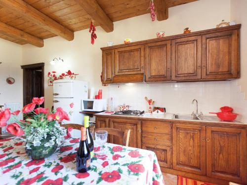 廚房, Cottage in Marche near Ski Slopes in 阿佩基奧