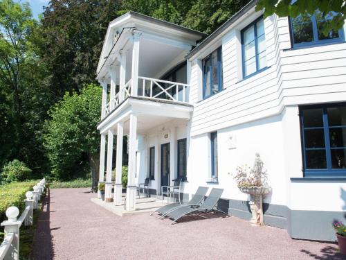 Alluring Holiday Home in Malmedy with Sauna - Location saisonnière - Malmedy