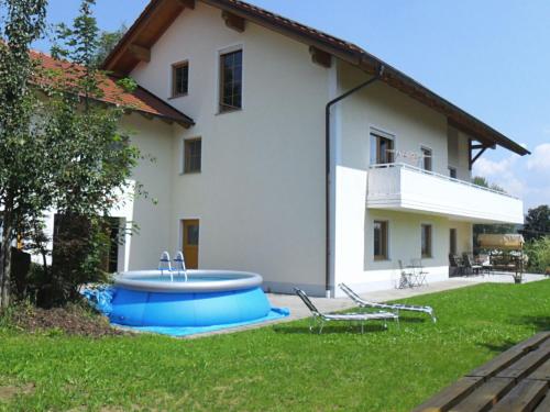 Holiday flat with swimming pool in Prackenbach - Apartment - Viechtach