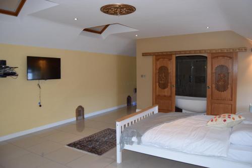 Amazing 4 Bed Scottish Baronial Style House in Elrick