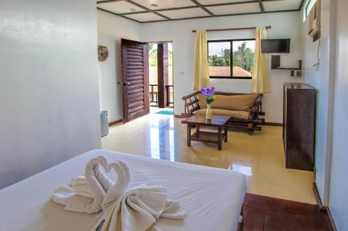 Superior Double or Twin Room image 4
