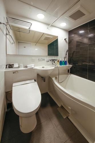 Single Room - Non-Smoking image 2