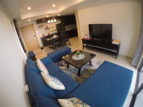 

Riverfront Oasis Apartment