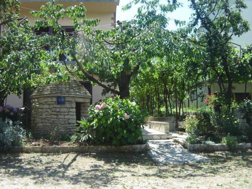 Apartments Grgorinić - image 2