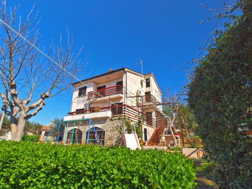  Apartments Ruzica 743, Pension in Pomer