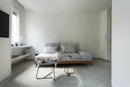 Syntagma Square Modern Apartments - image 11