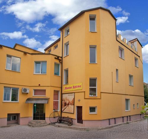 Zunanjost, Monte-Kristo Hotel in Novyi Plan